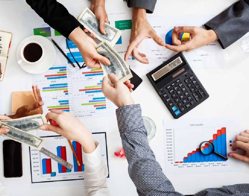 Financial advisor consulting with a client at Credit Strategy Guide